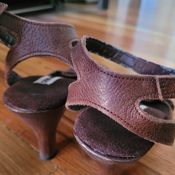 Steve Madden peep-toe brown strappy heels - Picture 3 of 10